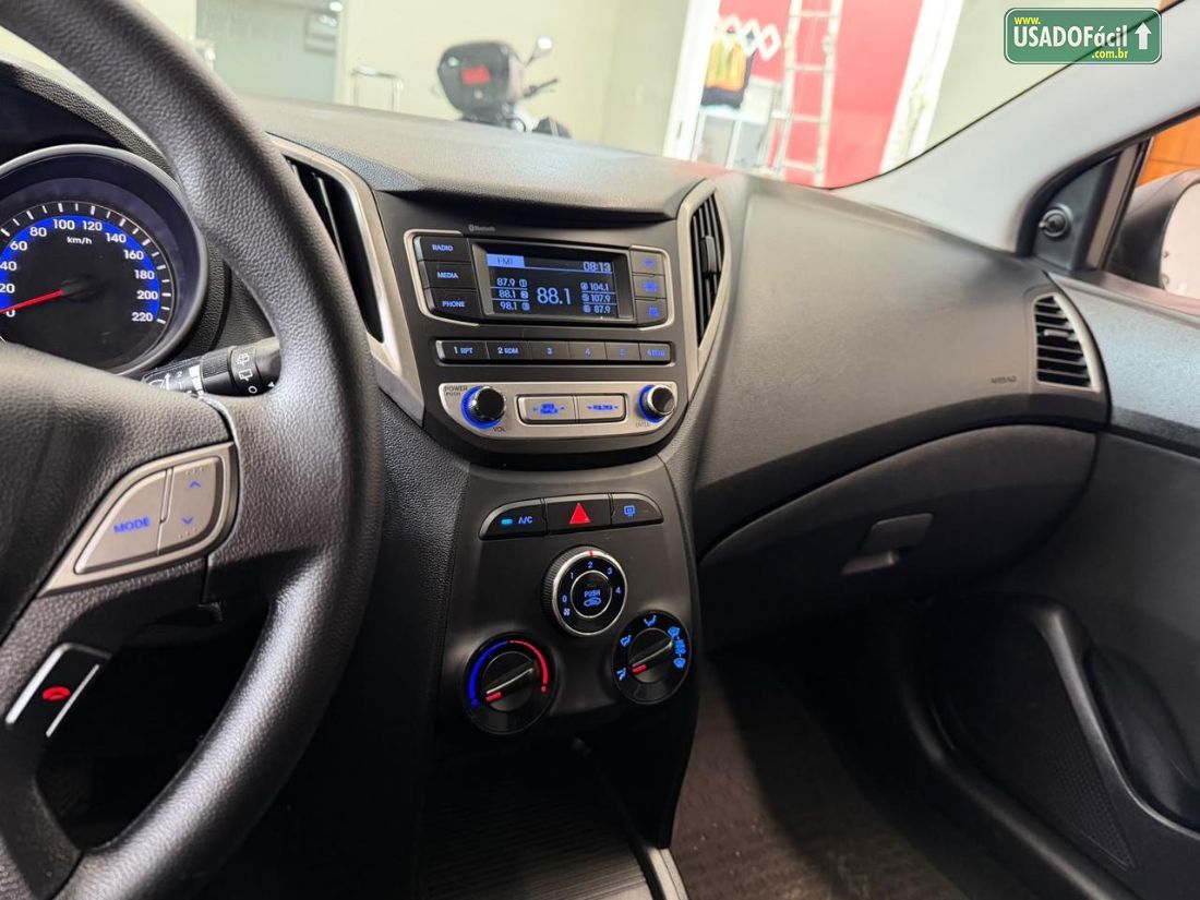 Hyundai HB20 Hatch Comfort 1.0 Flex 2017/2018 — foto 8 de 10