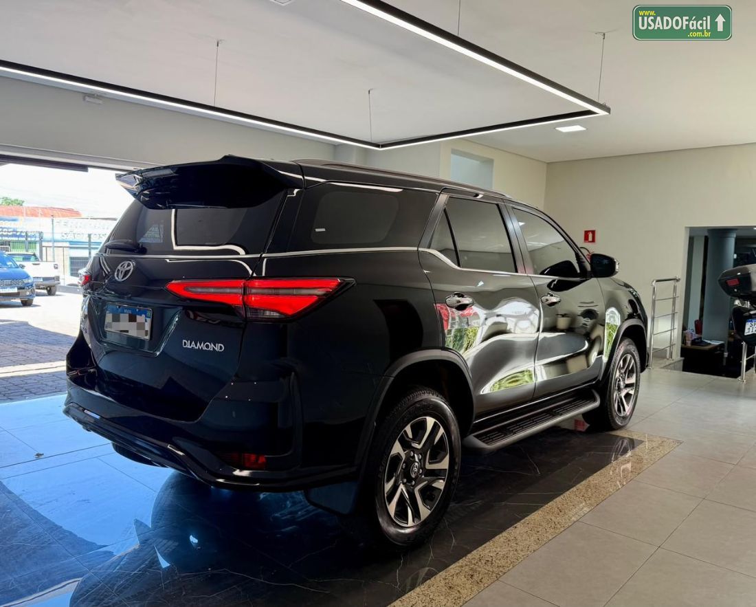 Toyota Hilux SW4 Diamond 2.8 4x4 Turbo Automático Diesel 2023/2024 — foto 4 de 15
