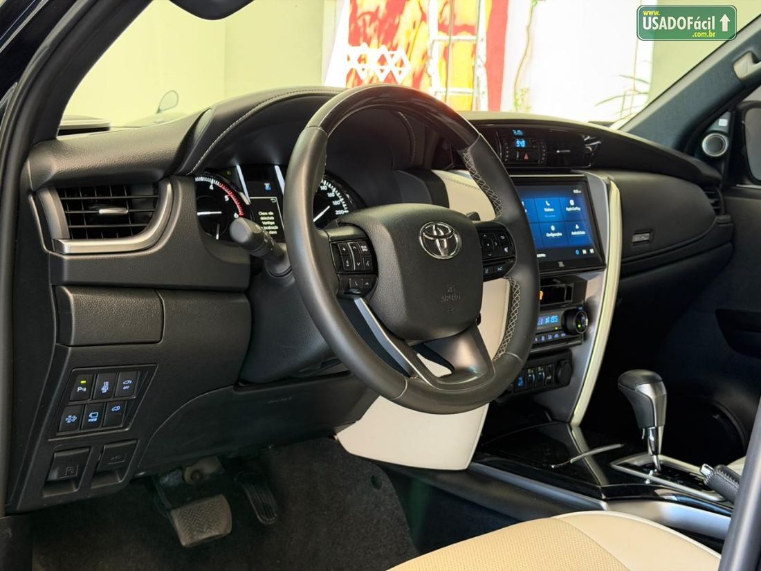 Toyota Hilux SW4 Diamond 2.8 4x4 Turbo Automático Diesel 2023/2024 — foto 5 de 15