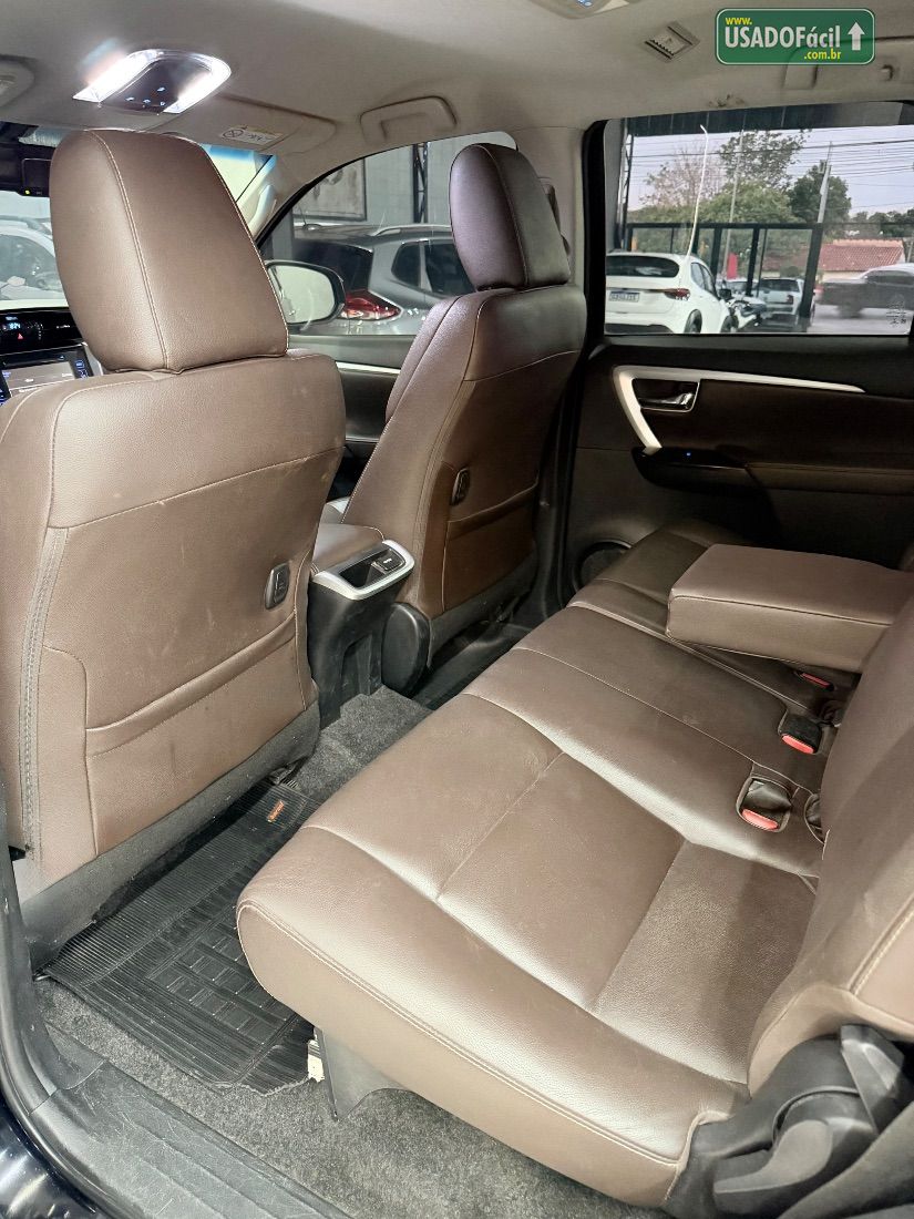 Toyota Hilux SW4 SRX 2.8 4x4 TDI Automático Diesel 2017/2017 — foto 8 de 14