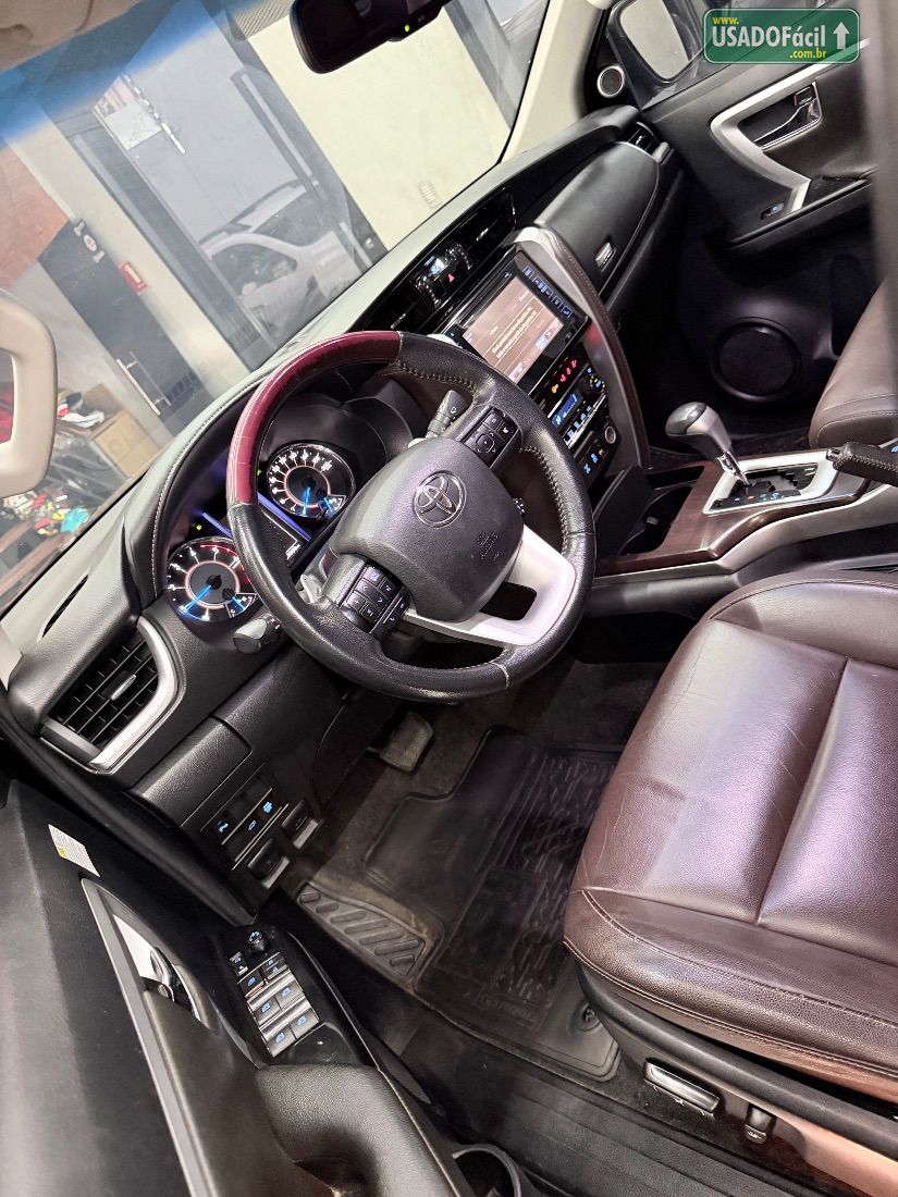 Toyota Hilux SW4 SRX 2.8 4x4 TDI Automático Diesel 2017/2017 — foto 9 de 14