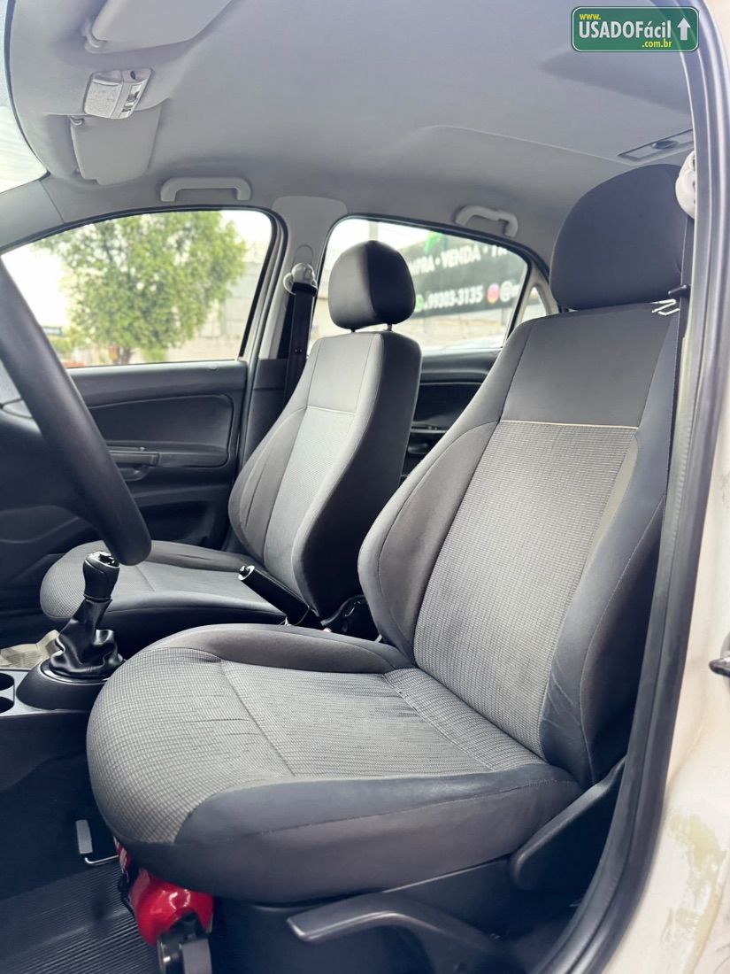 Volkswagen Voyage Trend 1.6 Total Flex 2013/2014 — foto 8 de 10
