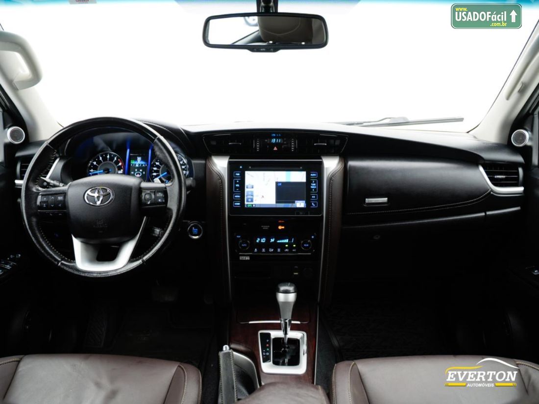 Toyota Hilux SW4 SRV 4x2 2.7 Automático Flex 2019/2019 — foto 12 de 21