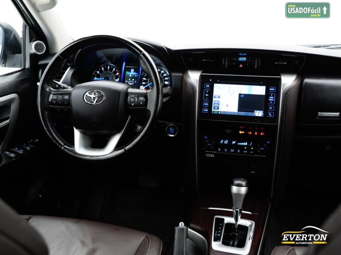 Toyota Hilux SW4 SRV 4x2 2.7 Automático Flex 2019/2019 — foto 13 de 21