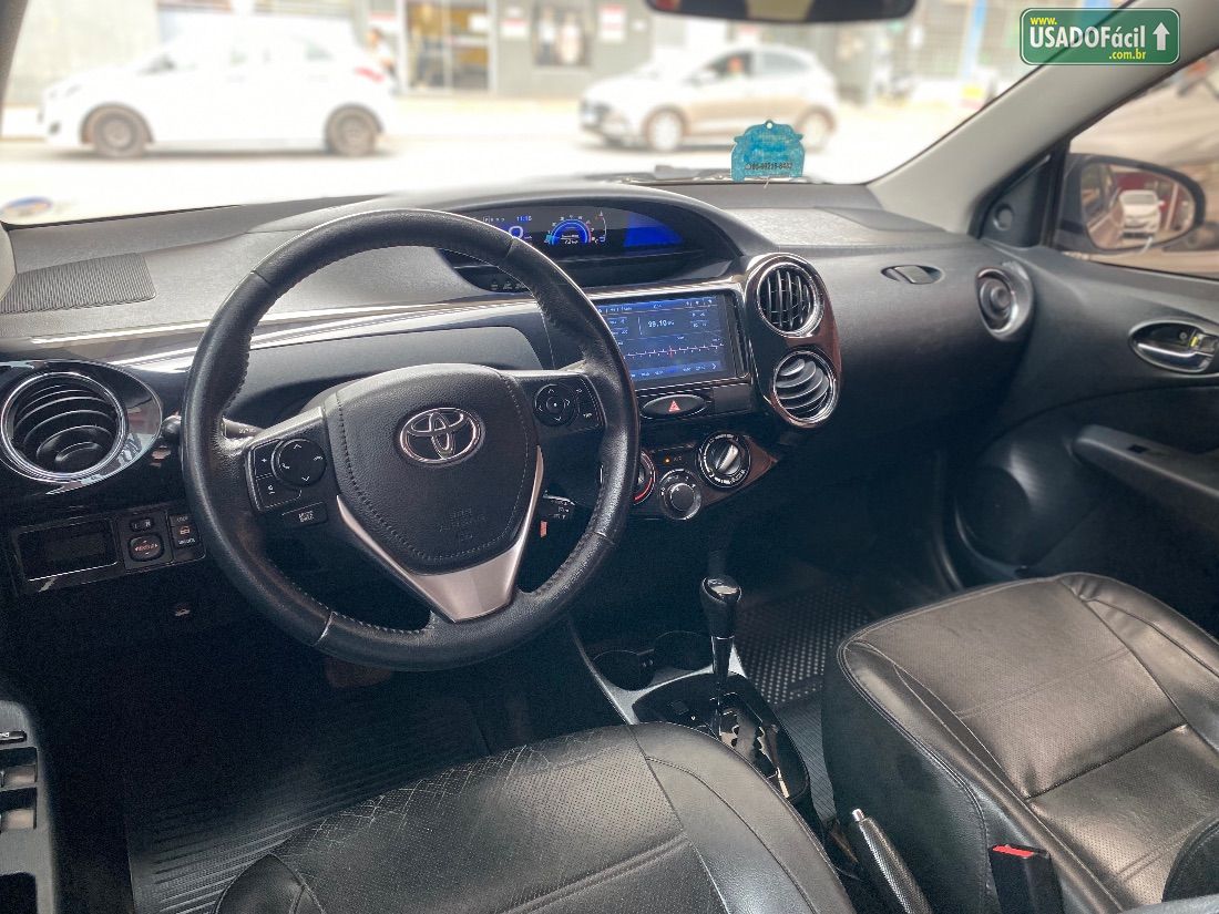 Toyota Etios Sedan Platinum 1.5 Automático Flex 2018/2018 — foto 10 de 11