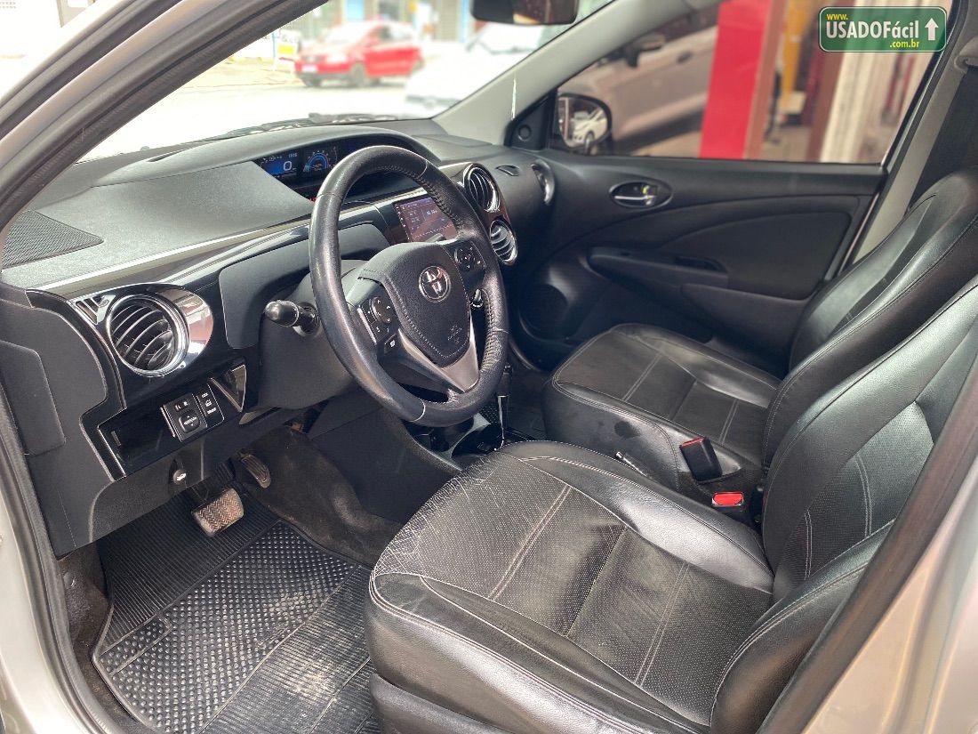 Toyota Etios Sedan Platinum 1.5 Automático Flex 2018/2018 — foto 8 de 11