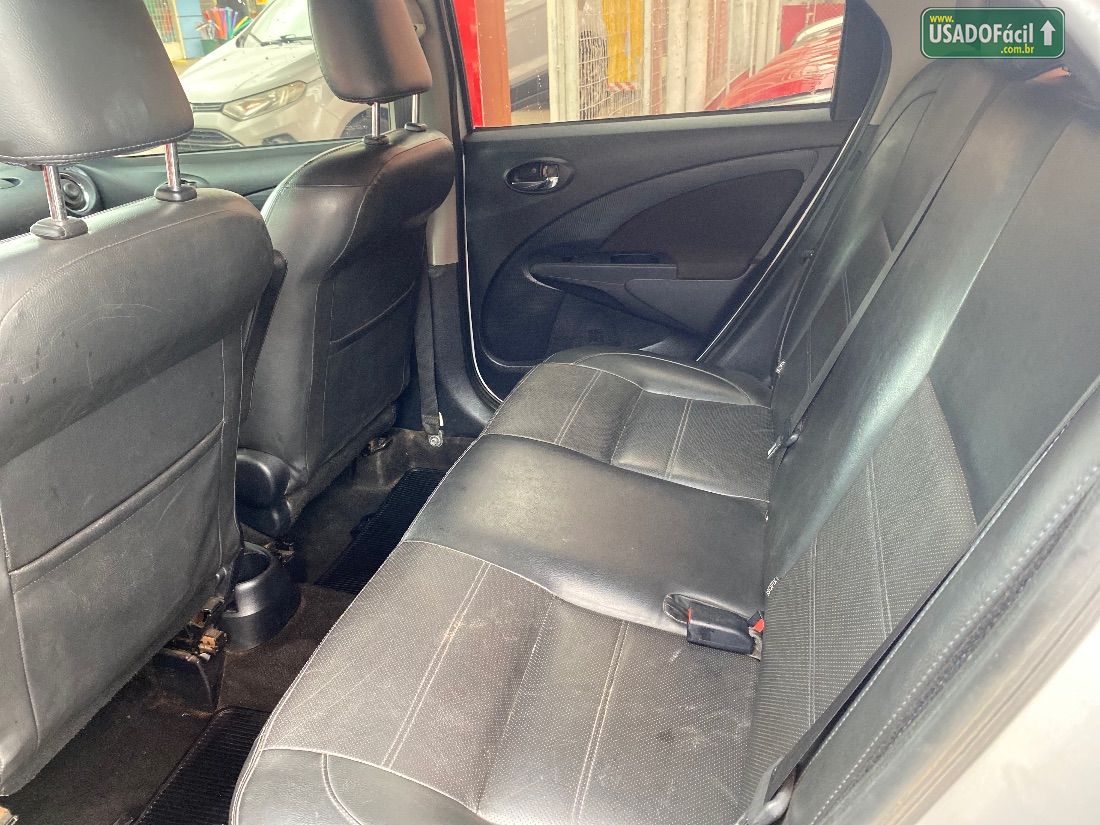Toyota Etios Sedan Platinum 1.5 Automático Flex 2018/2018 — foto 9 de 11