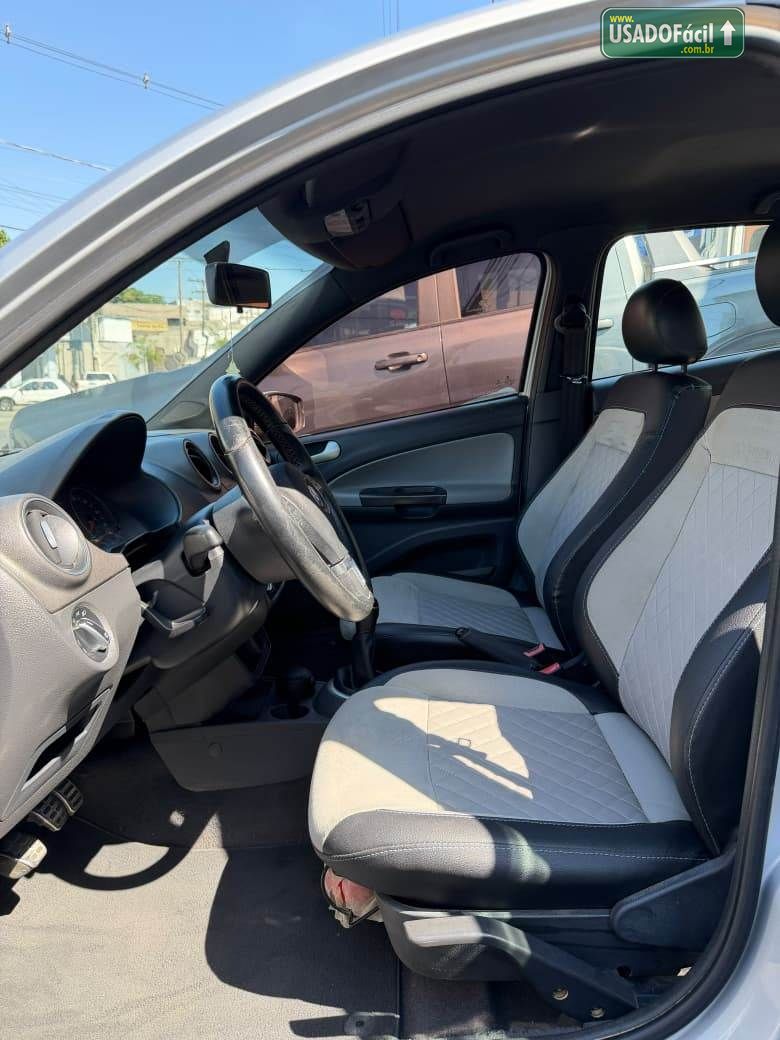 Volkswagen Voyage Evidence 1.6 Total Flex 2014/2015 — foto 10 de 17