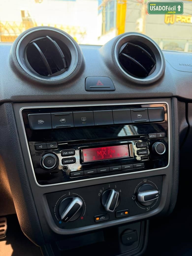 Volkswagen Voyage Evidence 1.6 Total Flex 2014/2015 — foto 14 de 17