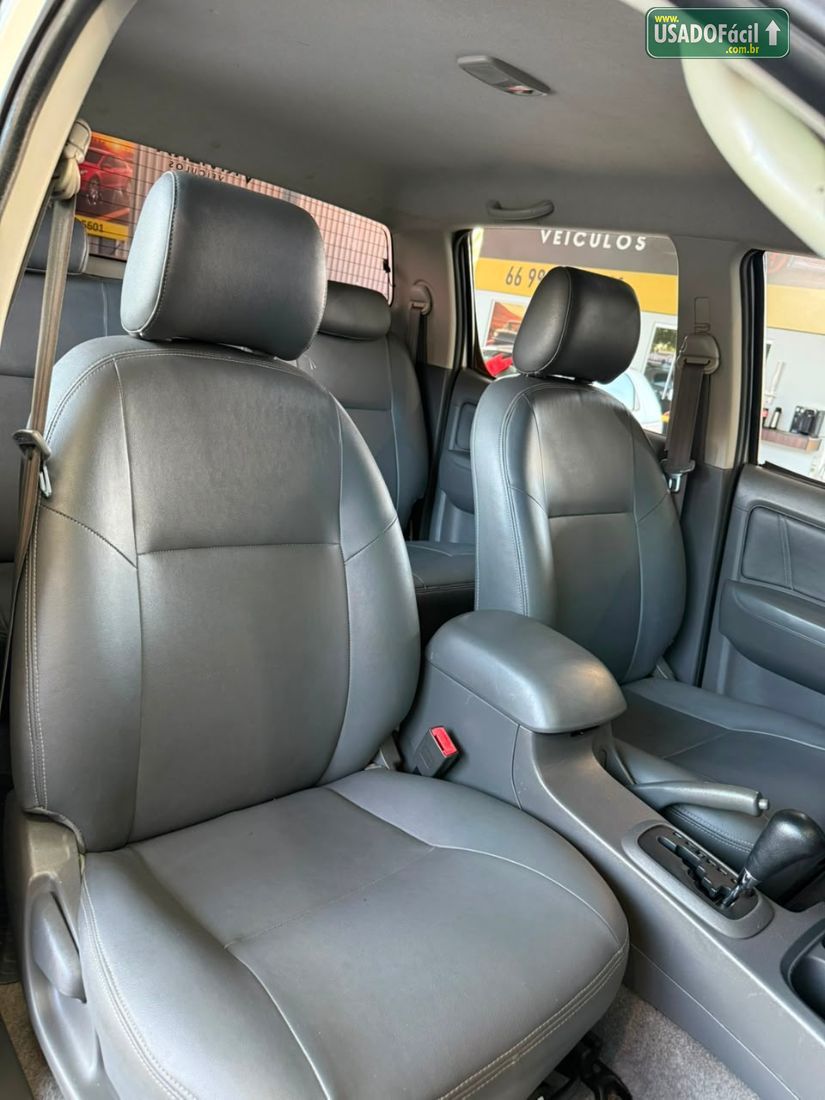 Toyota Hilux SR CD 2.7 4x2 16V Automático Flex 2014/2014 — foto 8 de 11