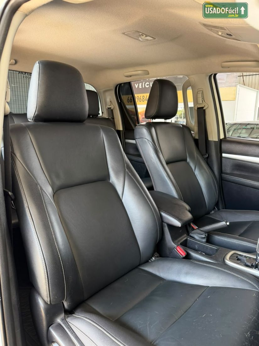 Toyota Hilux SRX CD 2.8 4x4 TDI Automático Diesel 2017/2017 — foto 10 de 12