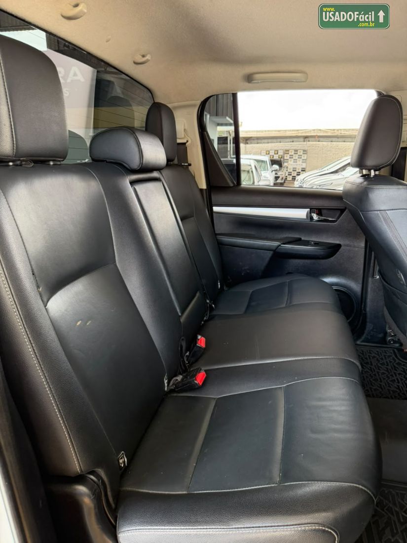 Toyota Hilux SRX CD 2.8 4x4 TDI Automático Diesel 2017/2017 — foto 9 de 12
