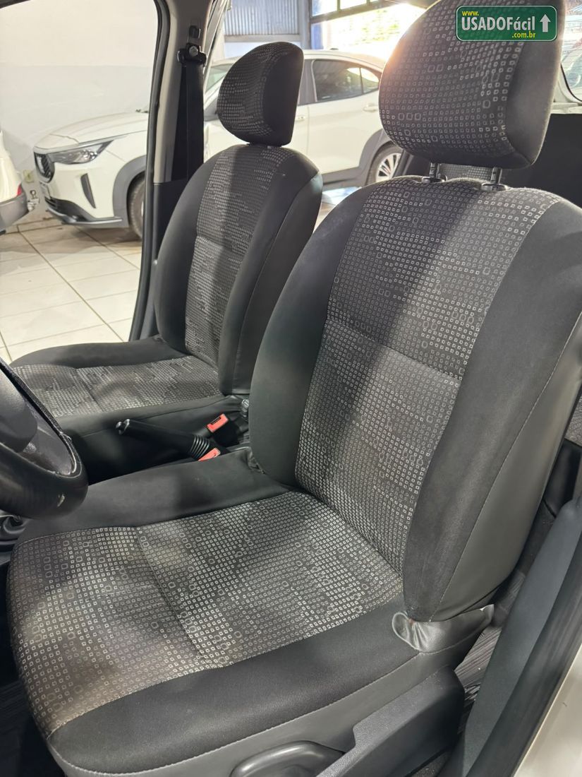Renault Sandero Expression 1.6 Hi-Flex 5P 2010/2011 — foto 13 de 15