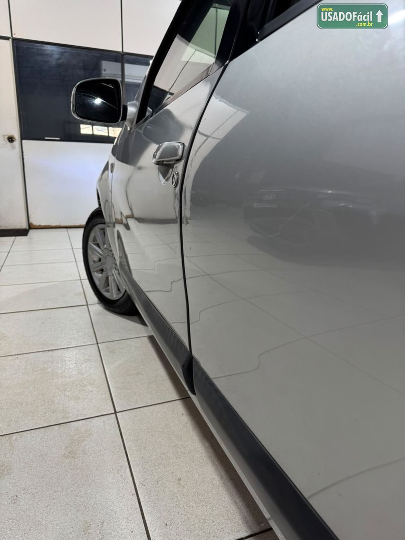 Renault Sandero Expression 1.6 Hi-Flex 5P 2010/2011 — foto 3 de 15