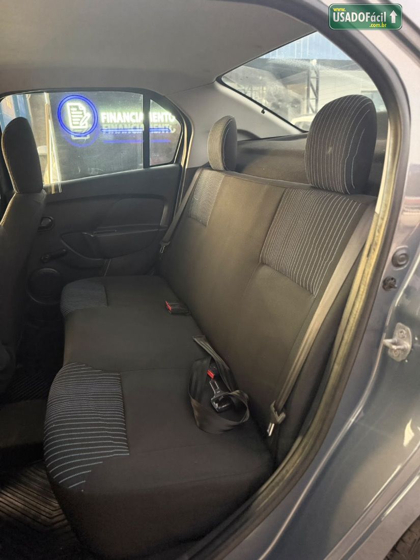 Renault Logan Authentique 1.0 Flex 2017/2018 — foto 13 de 20