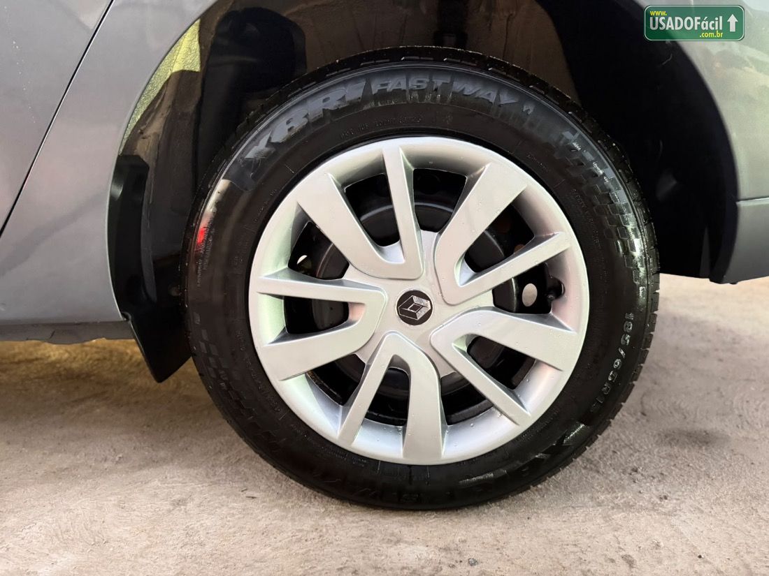 Renault Logan Authentique 1.0 Flex 2017/2018 — foto 18 de 20