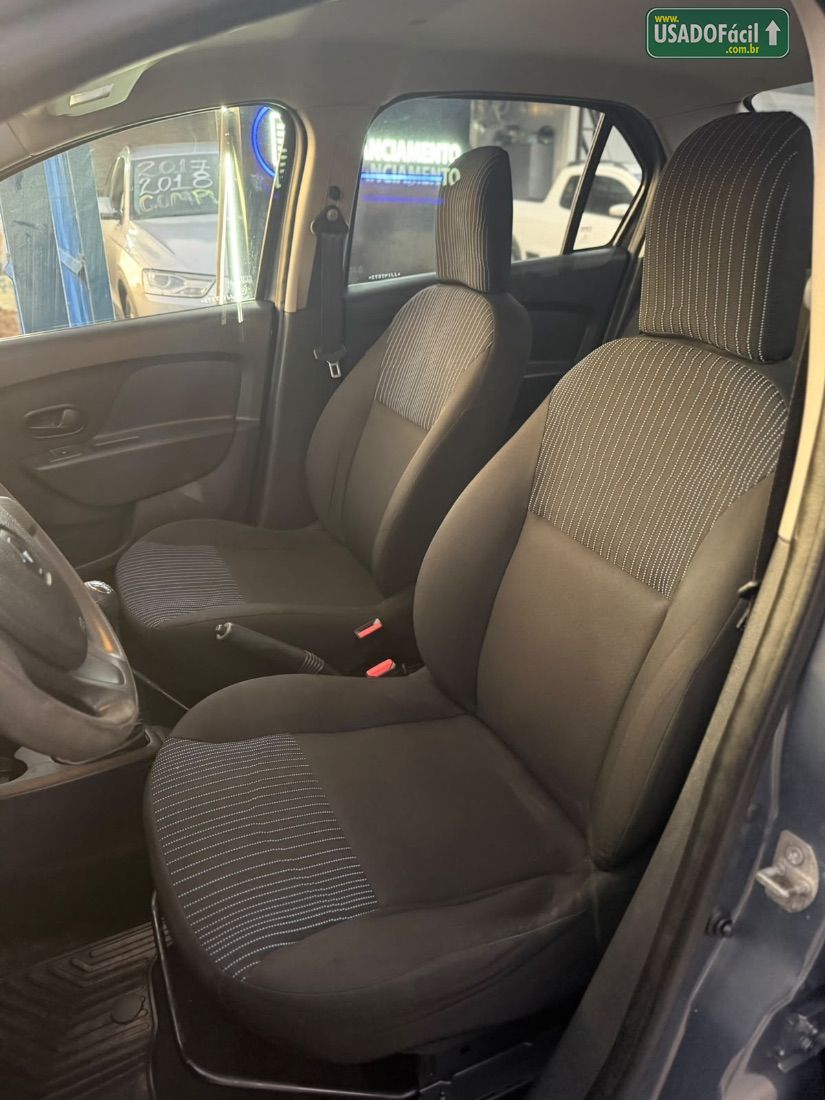 Renault Logan Authentique 1.0 Flex 2017/2018 — foto 8 de 20