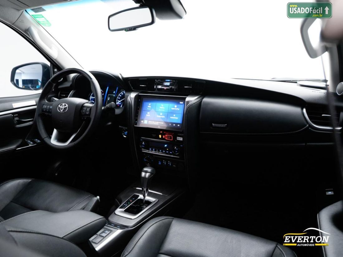 Toyota Hilux SW4 SRX 2.8 4x4 TDI Automático Diesel 2024/2024 — foto 18 de 22