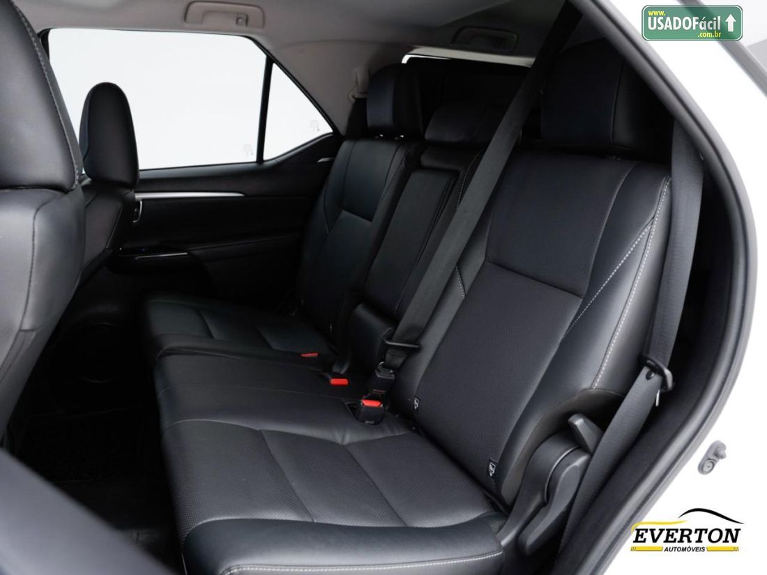 Toyota Hilux SW4 SRX 2.8 4x4 TDI Automático Diesel 2024/2024 — foto 20 de 22