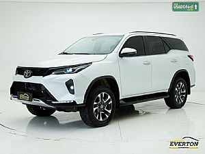 Toyota Hilux SW4 SRX 2.8 4x4 TDI Automático Diesel