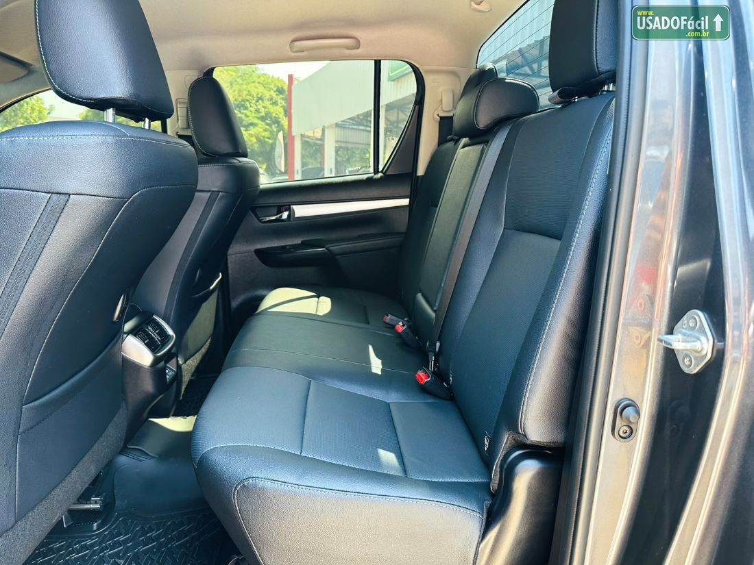 Toyota Hilux SRX CD 2.8 4x4 TDI Automático Diesel 2026/2026 — foto 12 de 16