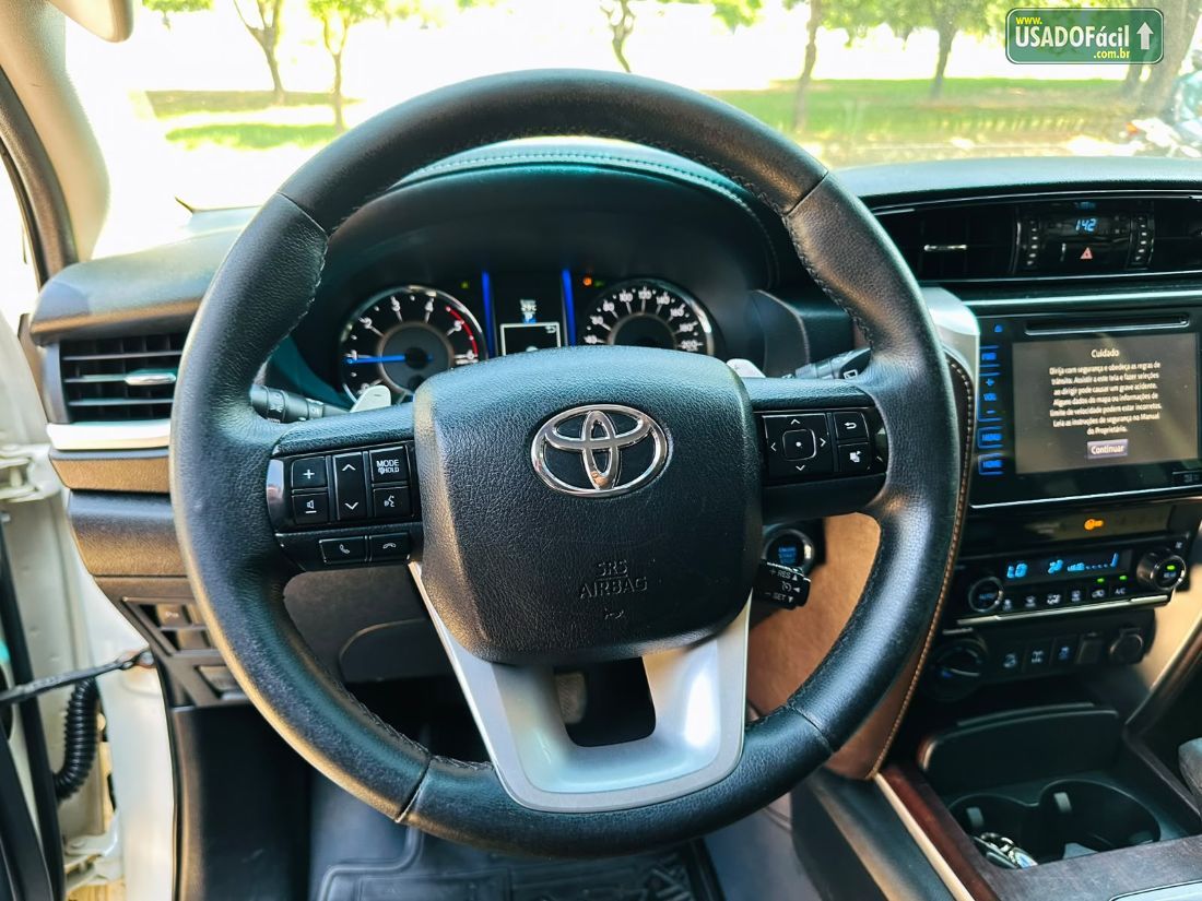 Toyota Hilux SW4 SRX 2.8 4x4 TDI Automático Diesel 2017/2017 — foto 10 de 18