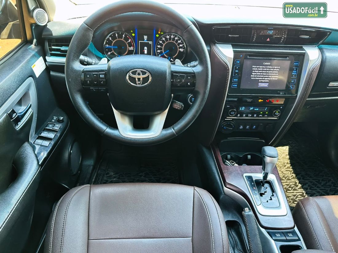 Toyota Hilux SW4 SRX 2.8 4x4 TDI Automático Diesel 2017/2017 — foto 11 de 18