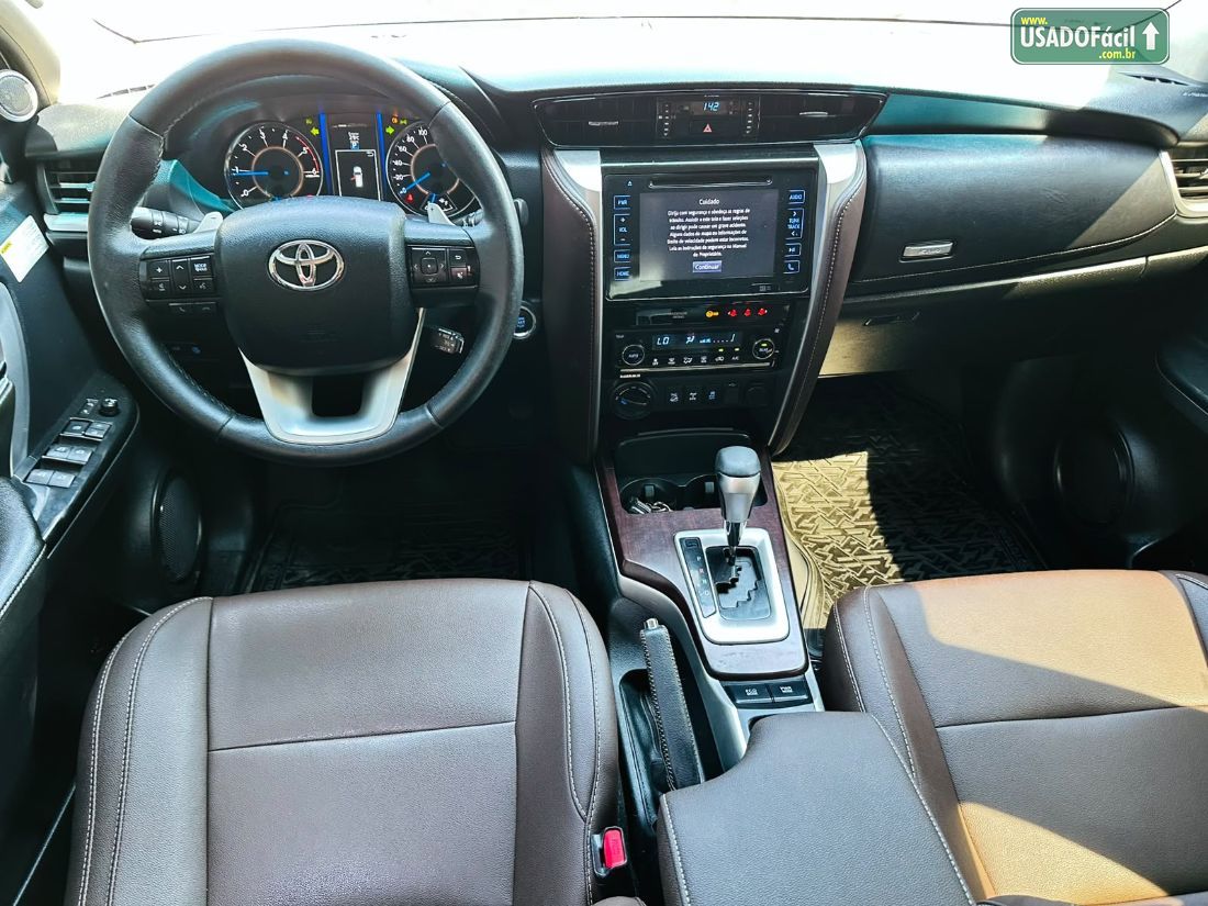 Toyota Hilux SW4 SRX 2.8 4x4 TDI Automático Diesel 2017/2017 — foto 13 de 18