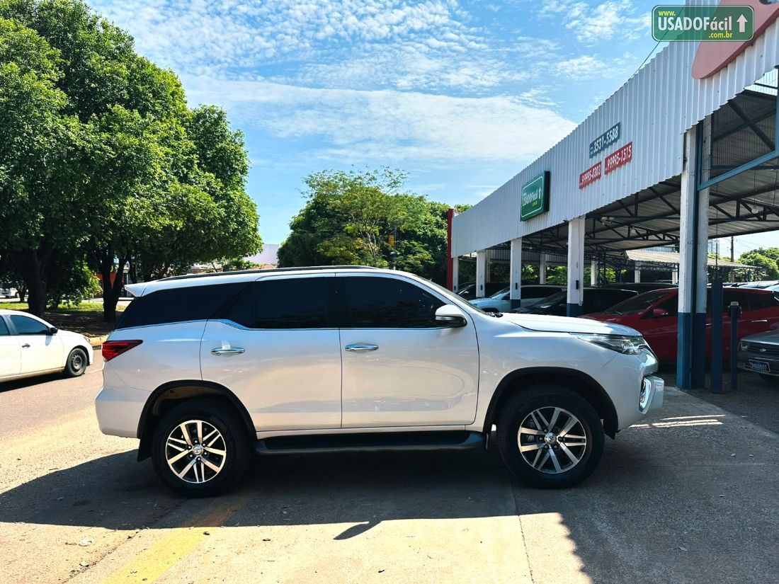 Toyota Hilux SW4 SRX 2.8 4x4 TDI Automático Diesel 2017/2017 — foto 18 de 18