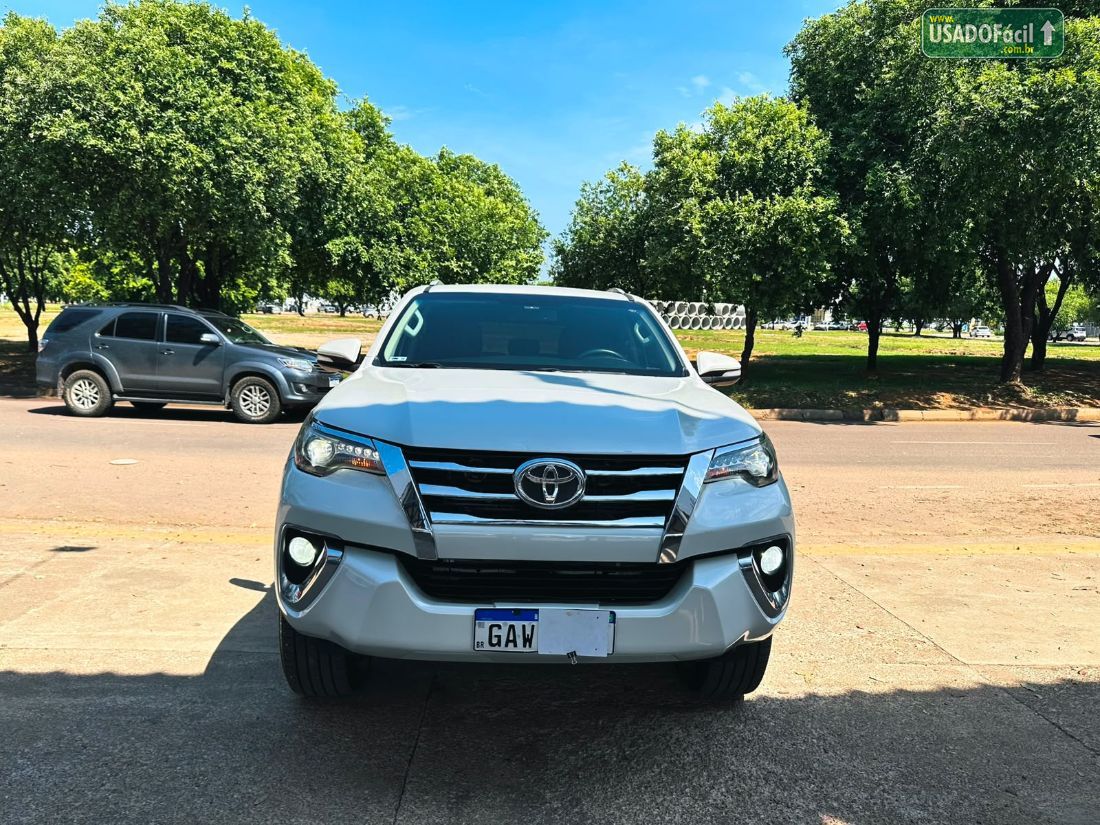 Toyota Hilux SW4 SRX 2.8 4x4 TDI Automático Diesel 2017/2017 — foto 2 de 18