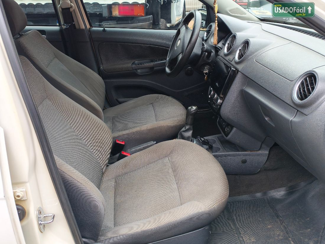 Volkswagen Voyage City 1.0 Mi Total Flex 2010/2010 — foto 6 de 6