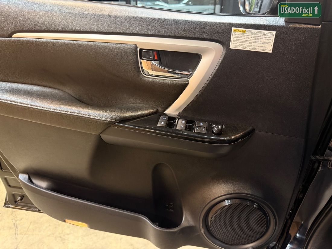 Toyota Hilux SW4 SRX 2.8 4x4 TDI Automático Diesel 2019/2019 — foto 10 de 13