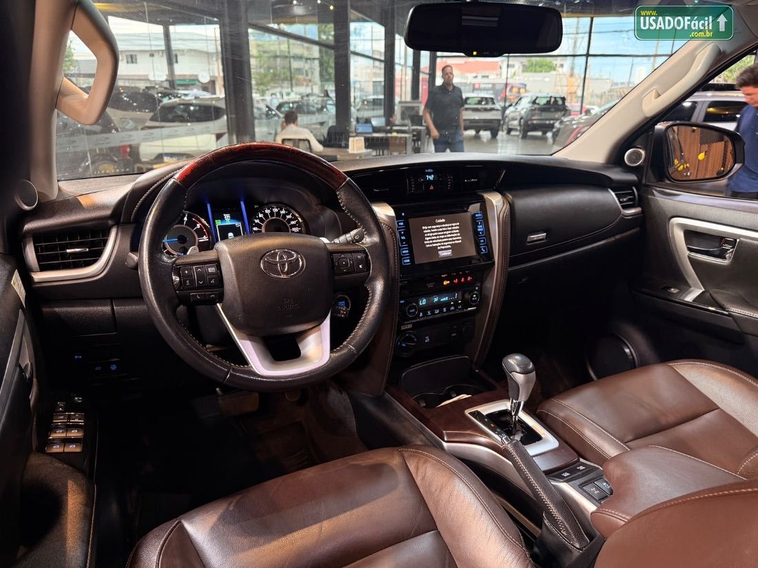 Toyota Hilux SW4 SRX 2.8 4x4 TDI Automático Diesel 2019/2019 — foto 4 de 13