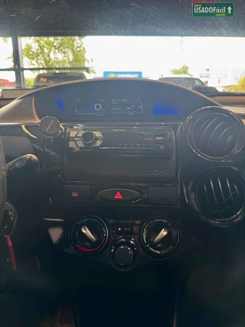Toyota Etios Hatch X 1.3 Mecânico Flex 2017/2018 — foto 4 de 14
