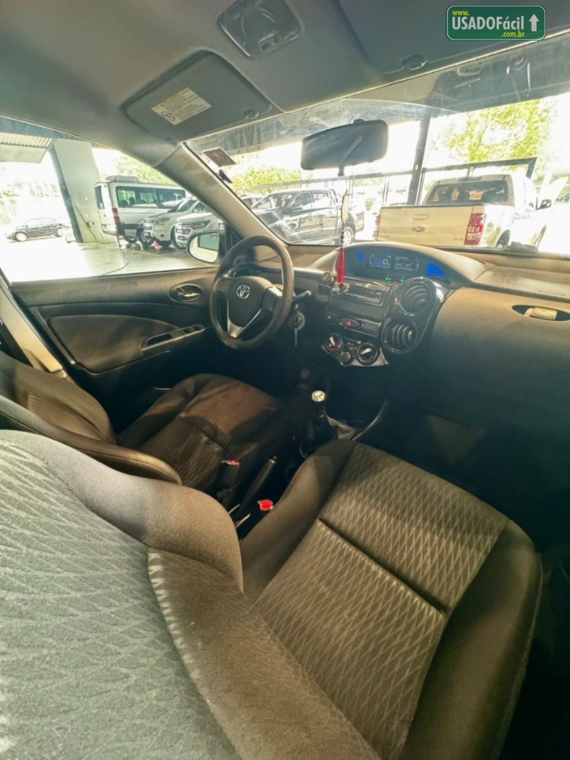 Toyota Etios Hatch X 1.3 Mecânico Flex 2017/2018 — foto 8 de 14