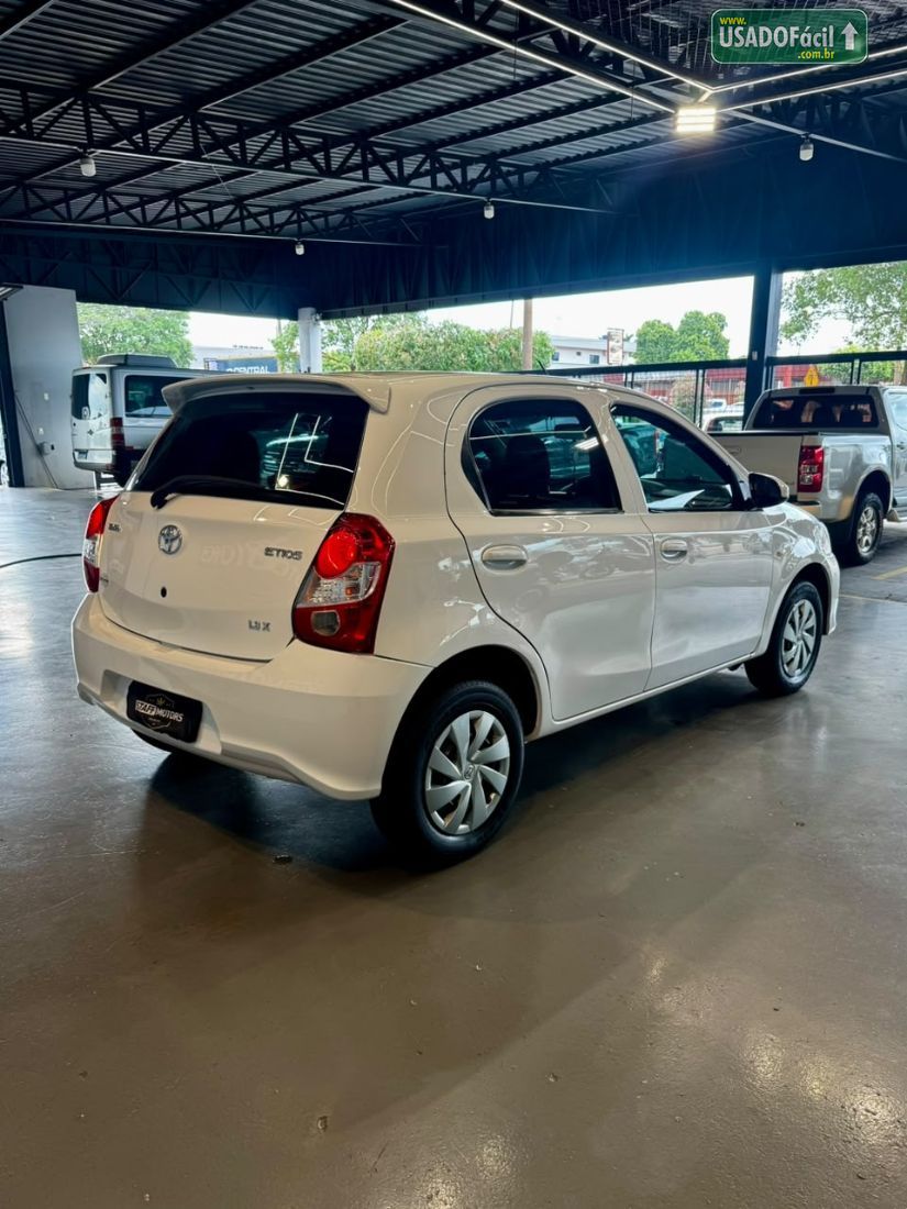 Toyota Etios Hatch X 1.3 Mecânico Flex 2017/2018 — foto 9 de 14