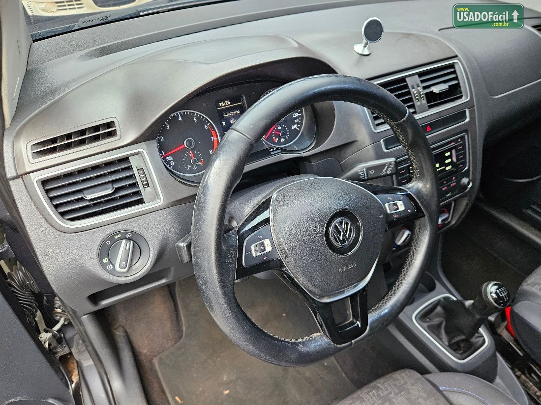 Volkswagen Fox Comfortline 1.6 4P Flex 2016/2016 — foto 13 de 19