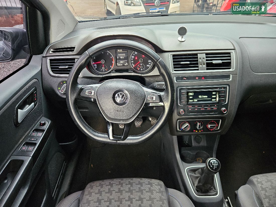 Volkswagen Fox Comfortline 1.6 4P Flex 2016/2016 — foto 14 de 19