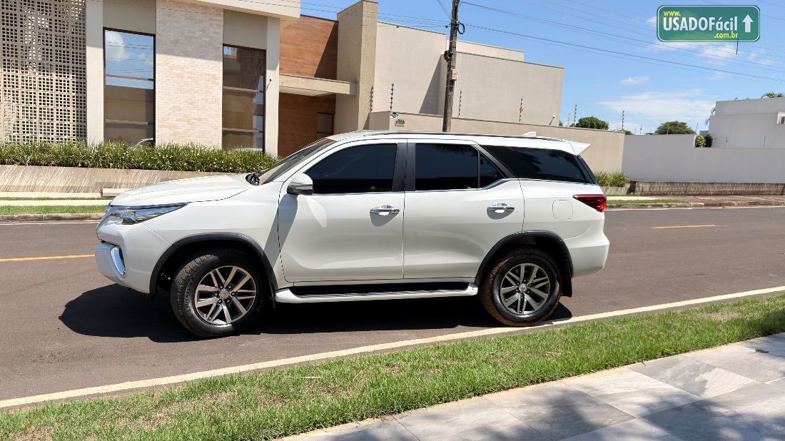 Toyota Hilux SW4 SRX 2.8 4x4 TDI Automático Diesel 2016/2016 — foto 11 de 19