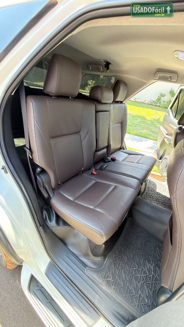 Toyota Hilux SW4 SRX 2.8 4x4 TDI Automático Diesel 2016/2016 — foto 16 de 19