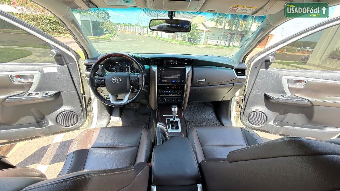 Toyota Hilux SW4 SRX 2.8 4x4 TDI Automático Diesel 2016/2016 — foto 19 de 19