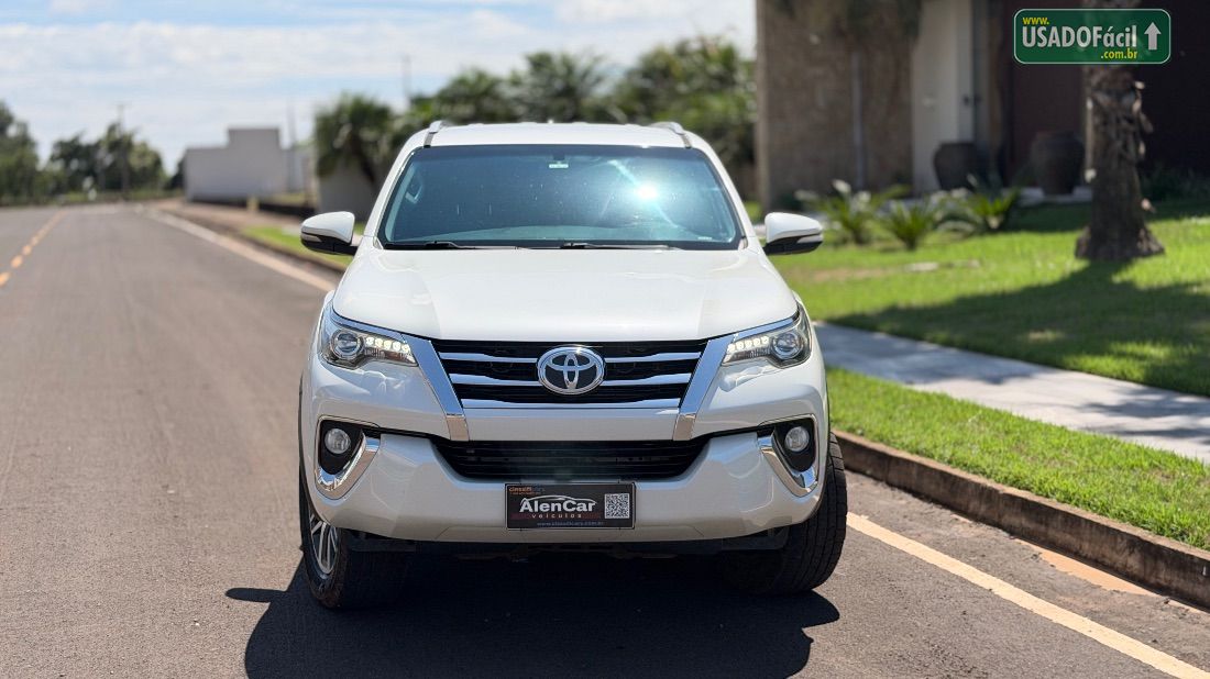 Toyota Hilux SW4 SRX 2.8 4x4 TDI Automático Diesel 2016/2016 — foto 2 de 19