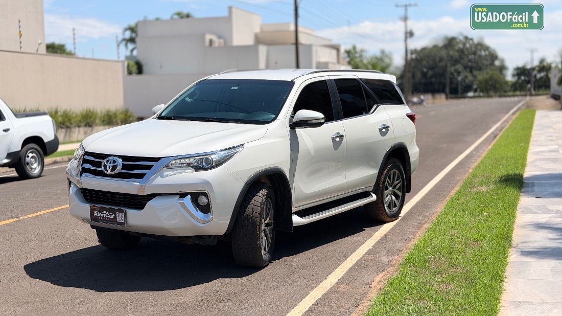 Toyota Hilux SW4 SRX 2.8 4x4 TDI Automático Diesel 2016/2016 — foto 3 de 19