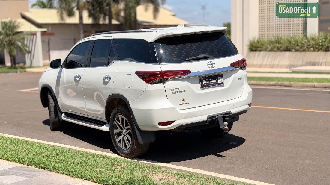 Toyota Hilux SW4 SRX 2.8 4x4 TDI Automático Diesel 2016/2016 — foto 4 de 19