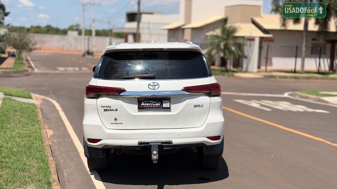 Toyota Hilux SW4 SRX 2.8 4x4 TDI Automático Diesel 2016/2016 — foto 8 de 19