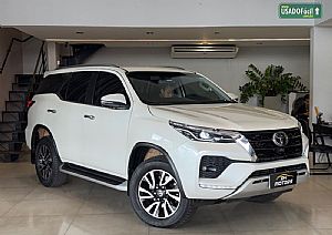 Toyota Hilux SW4 SRX 2.8 4x4 TDI Automático Diesel