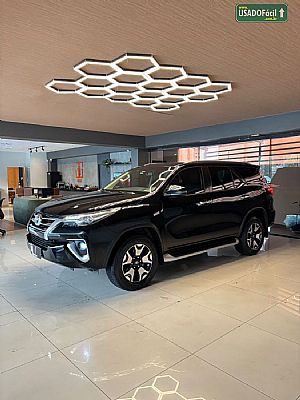TOYOTA Hilux SW4 SRX 2.8 7 Lugares 4x4 TDI Automático Diesel