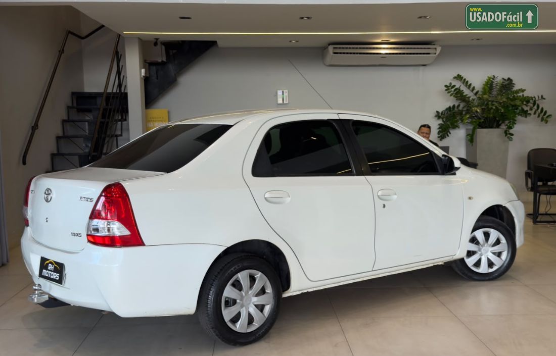 Toyota Etios Sedan XS 1.5 Mecânico Flex 2015/2016 — foto 4 de 12