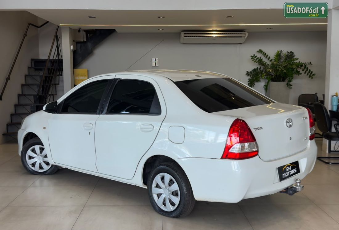 Toyota Etios Sedan XS 1.5 Mecânico Flex 2015/2016 — foto 6 de 12