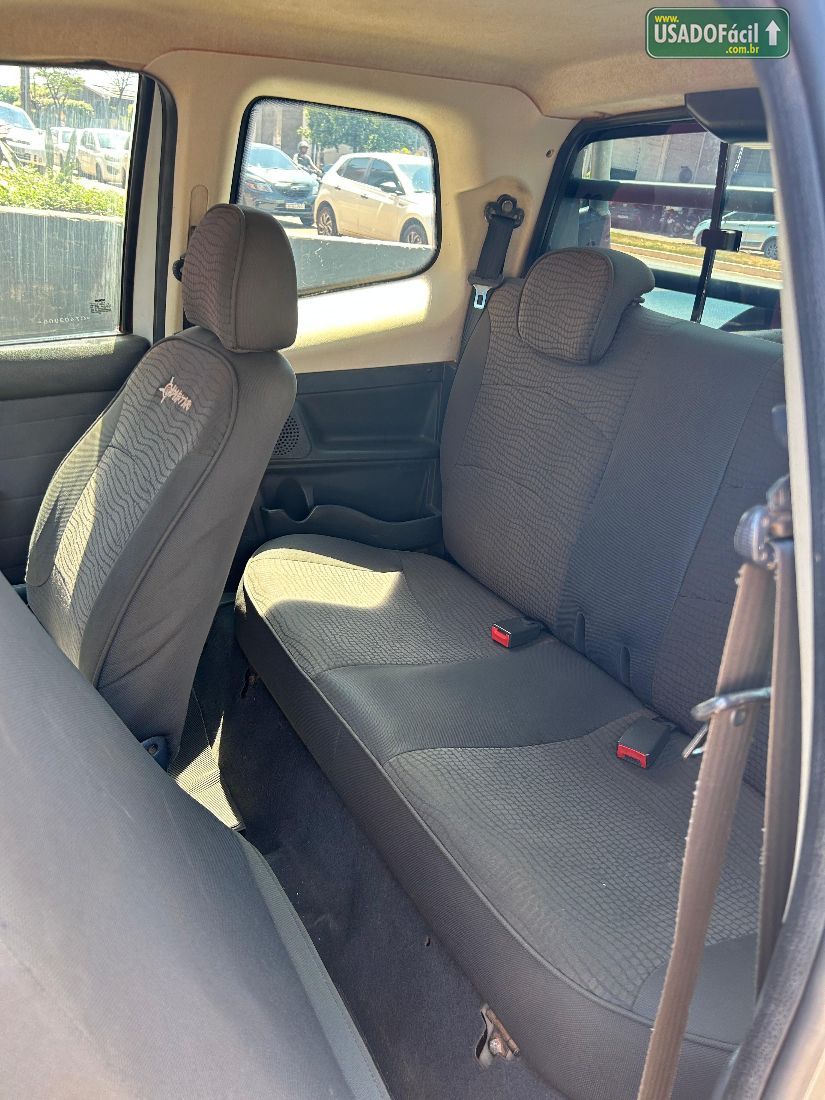 Fiat Strada Adventure Locker CD 1.8 Flex 2011/2012 — foto 5 de 12